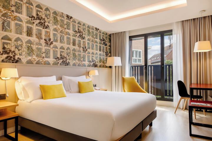 Room 21 of 46