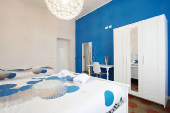 Room 12 of 23