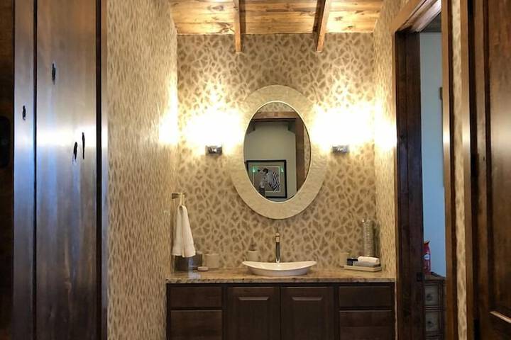 Room 30 of 38