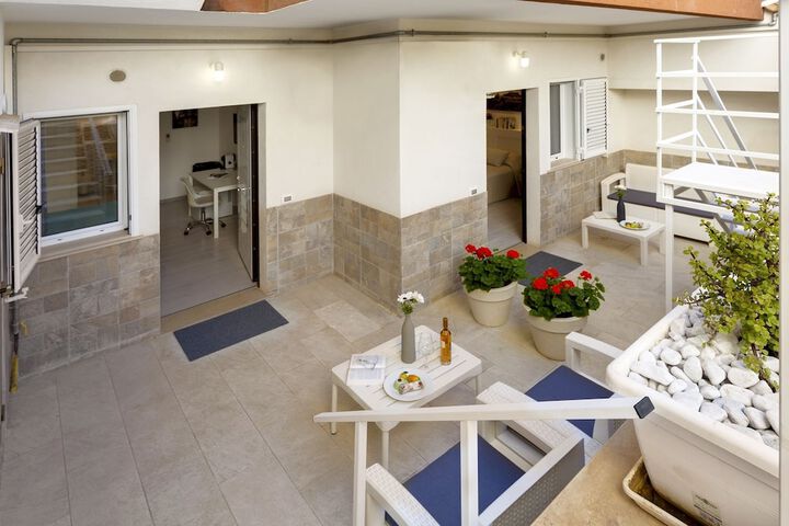 Terrace/Patio 7 of 24