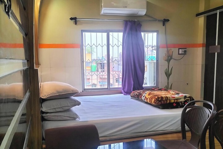 Room 10 of 29