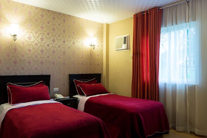 Room 6 of 75