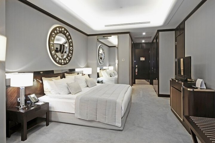 Room 29 of 102