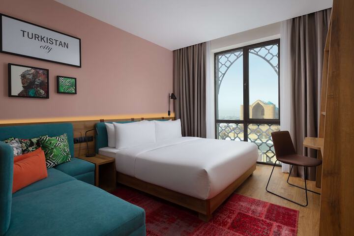 Room 9 of 38