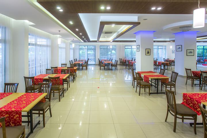 Dining 54 of 73