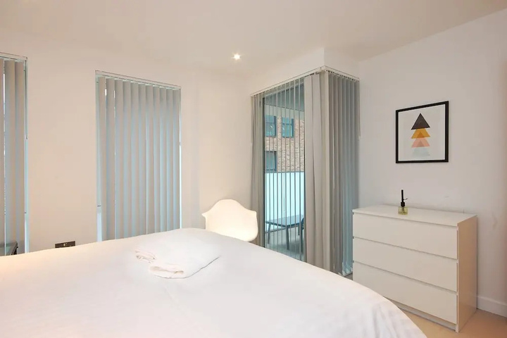 Room 4 of 15
