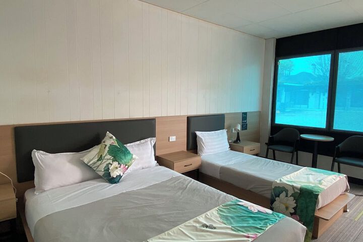 Room 15 of 28