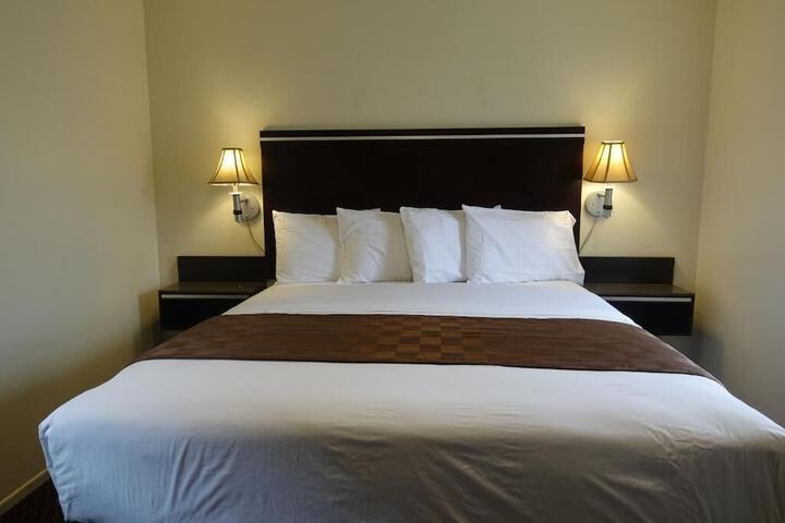 Room 4 of 30