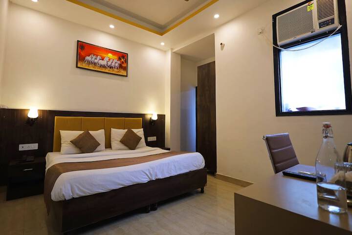 Room 7 of 24