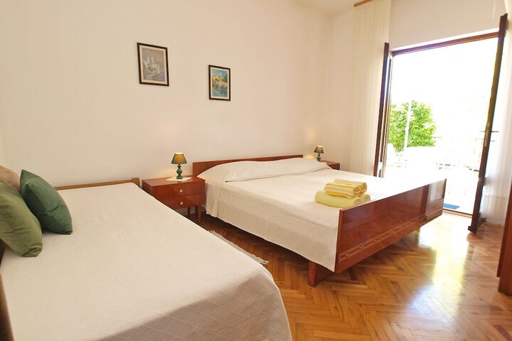 Room 2 of 26