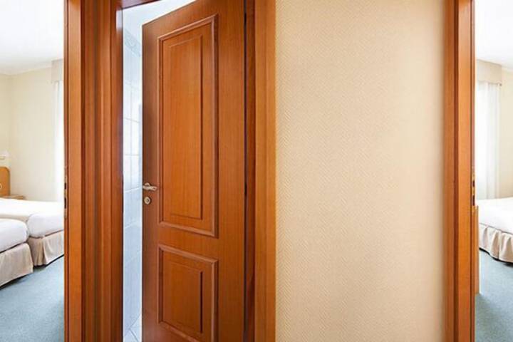 Room 18 of 77