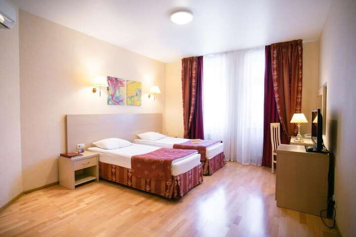 Room 7 of 35