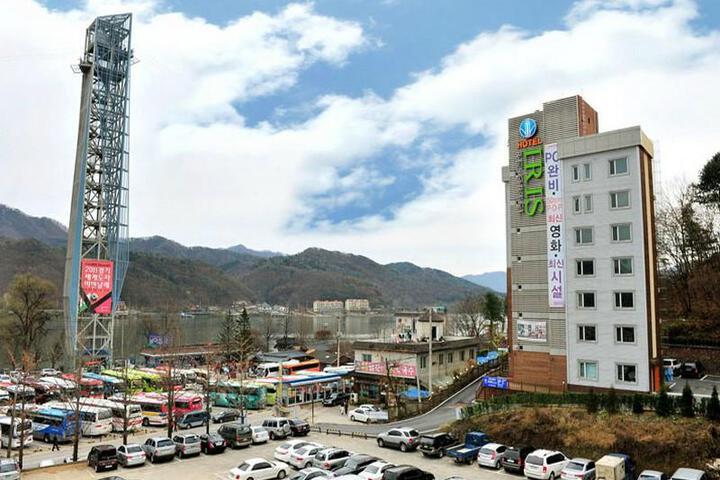 Iris Hotel