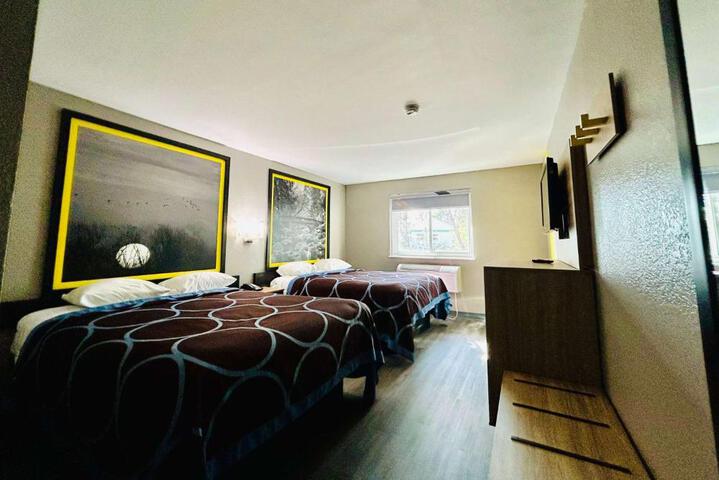 2 Queen Beds (6 of 11)
