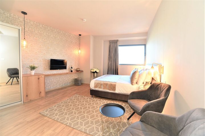 Room 5 of 49