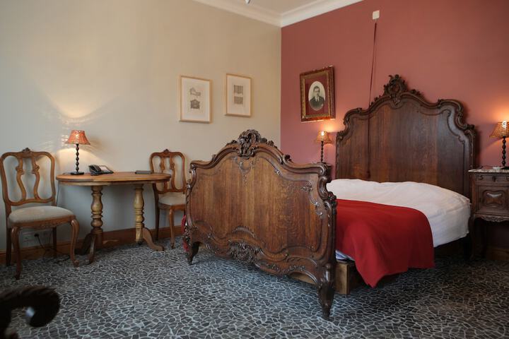 Room 21 of 39