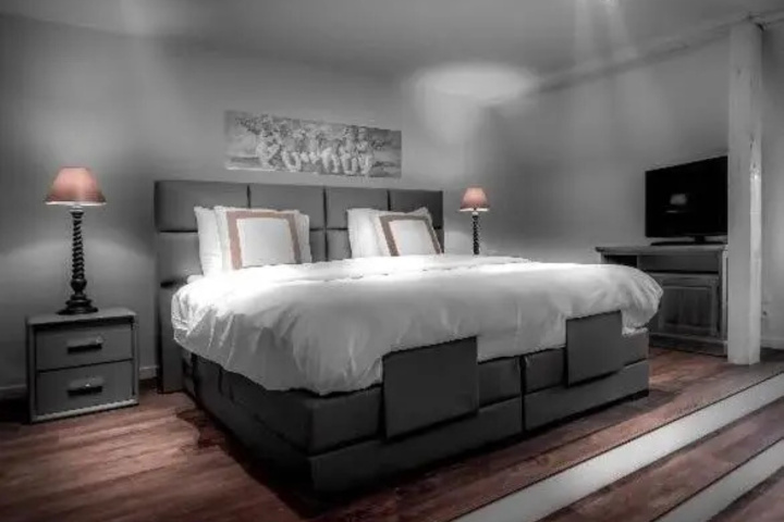 Room 3 of 14