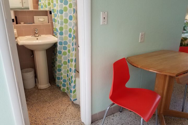 Room 199 of 218