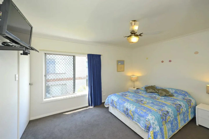 Room 2 of 11