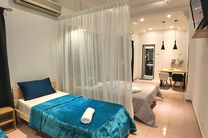 Room 17 of 38