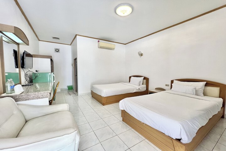 Room 16 of 78