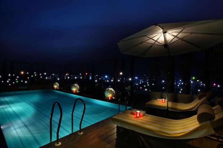 Pool Hotel
