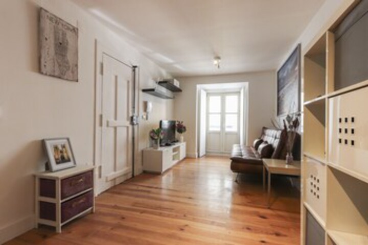 Room 9 of 20