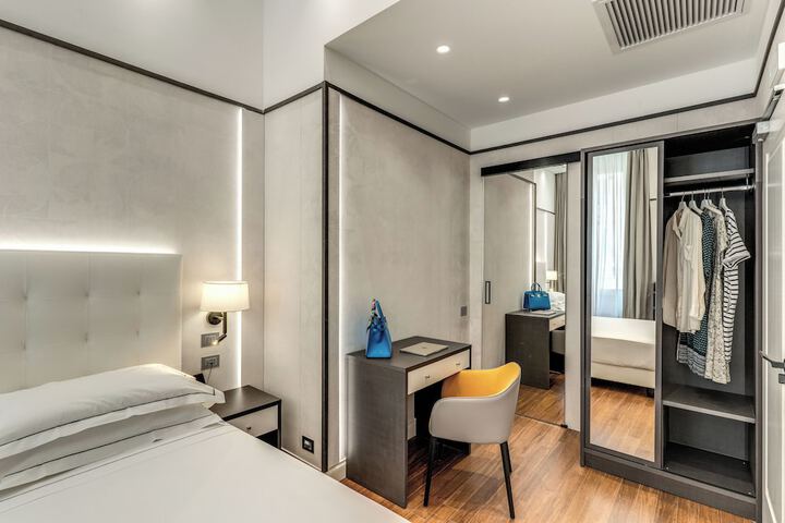 Room 11 of 52