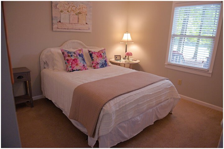 Room 123 of 400