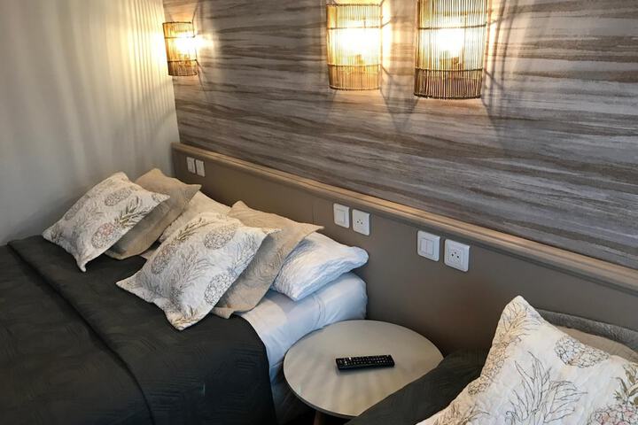Room 14 of 49