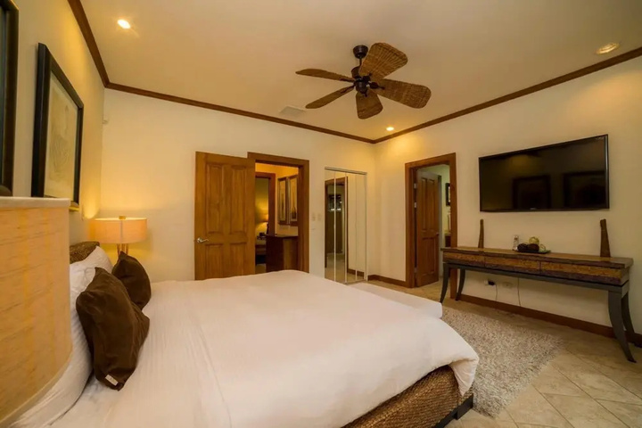Room 2 of 17