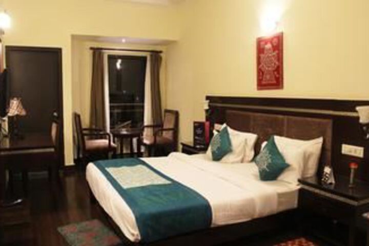 Room 10 of 21