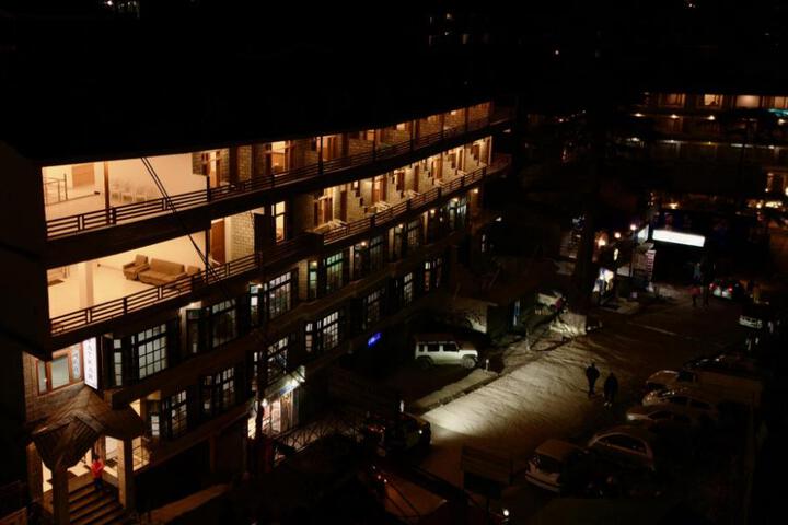Hotel Satkar Residency Manali - River Side