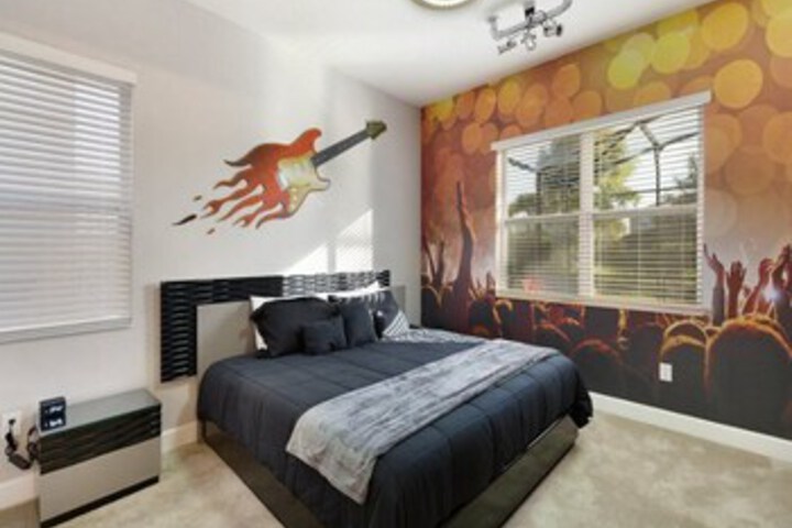 Room 34 of 46