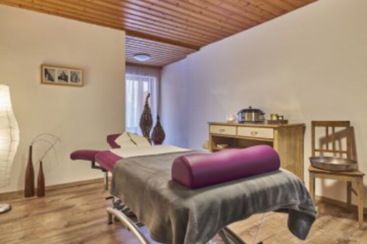 Spa 40 of 56