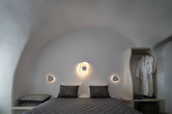 Room 27 of 84