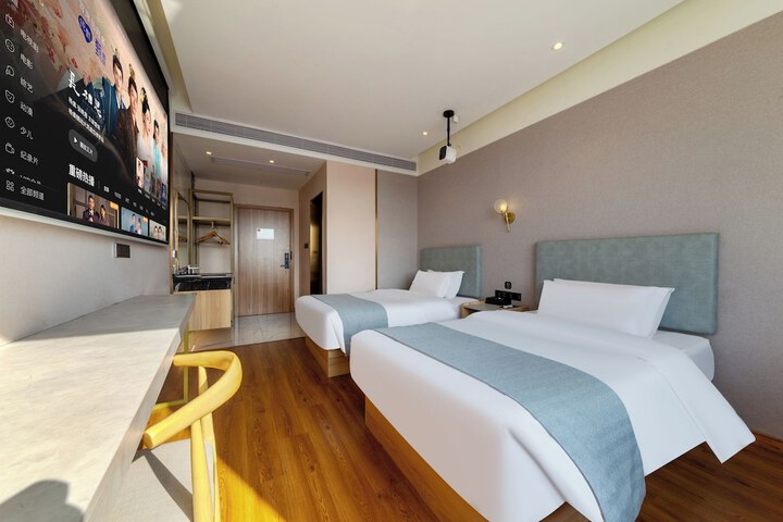 Room 9 of 48