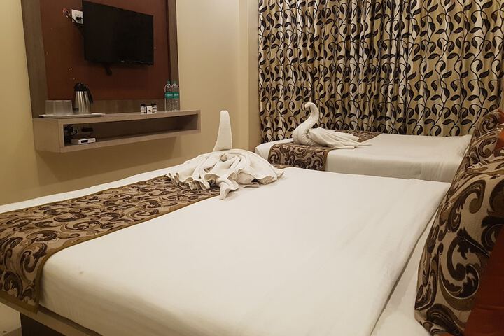 Room 3 of 25