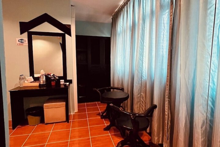 Room 15 of 34