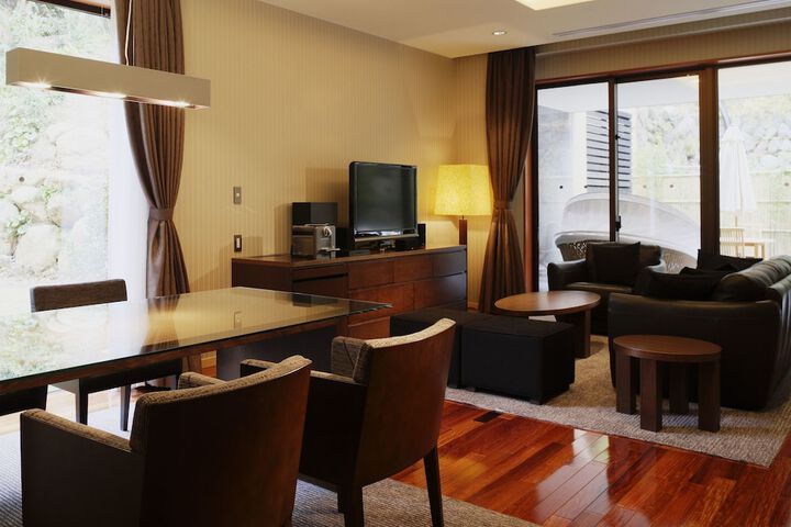 Room 16 of 29