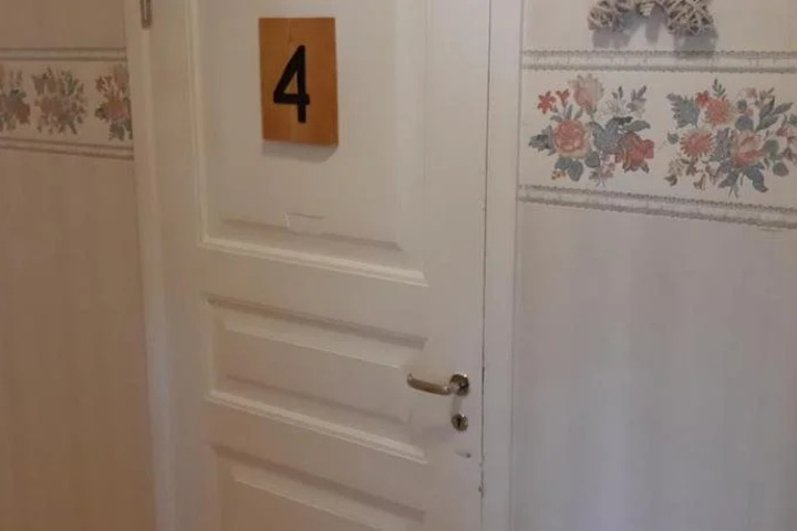 Room 12 of 24