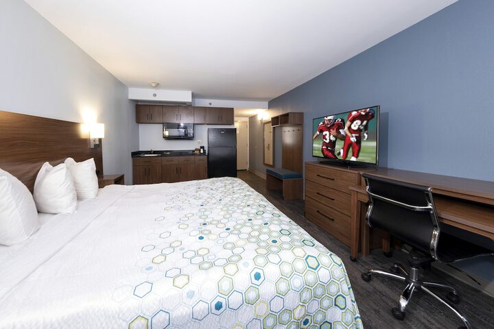 ADA Accessible Studio King Bed with Roll in Shower (13 of 14)