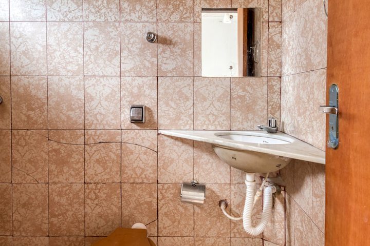 Room 15 of 22