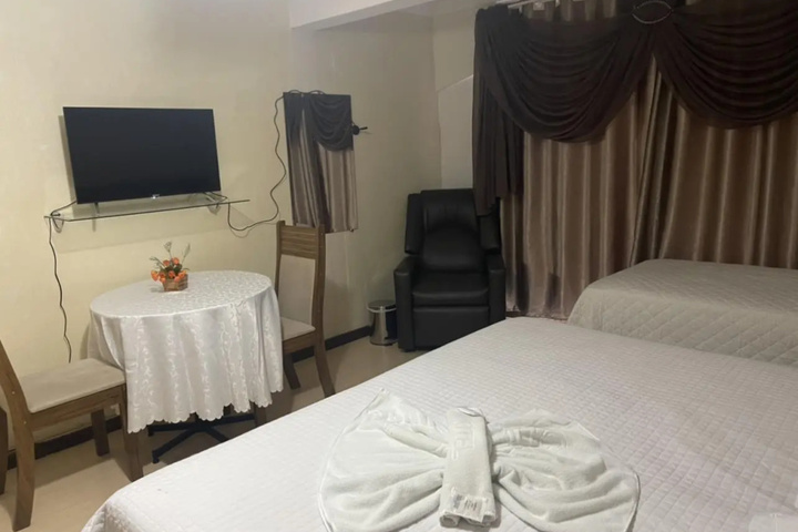 Room 5 of 6