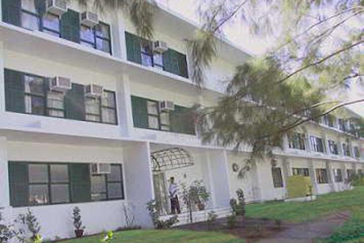 DAYS INN SUITES