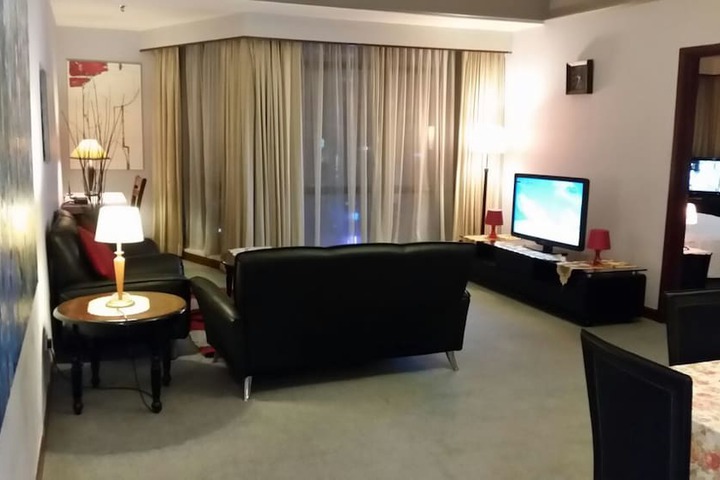Room 6 of 30