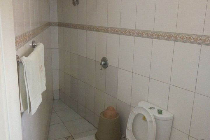 Room 17 of 24