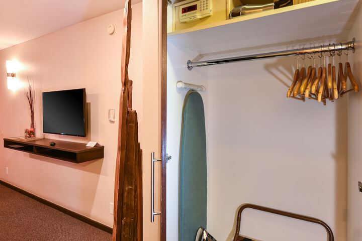 Room 9 of 40