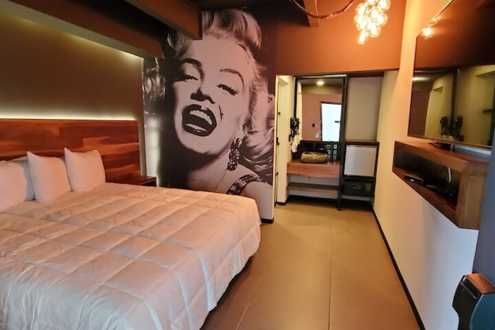 Room 16 of 45