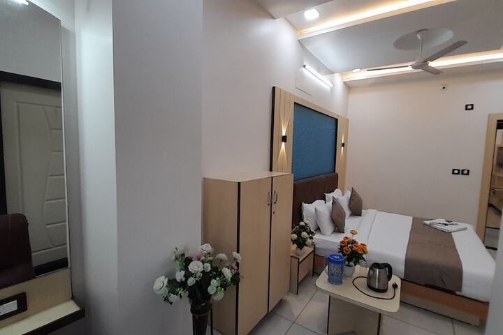 Room 44 of 69